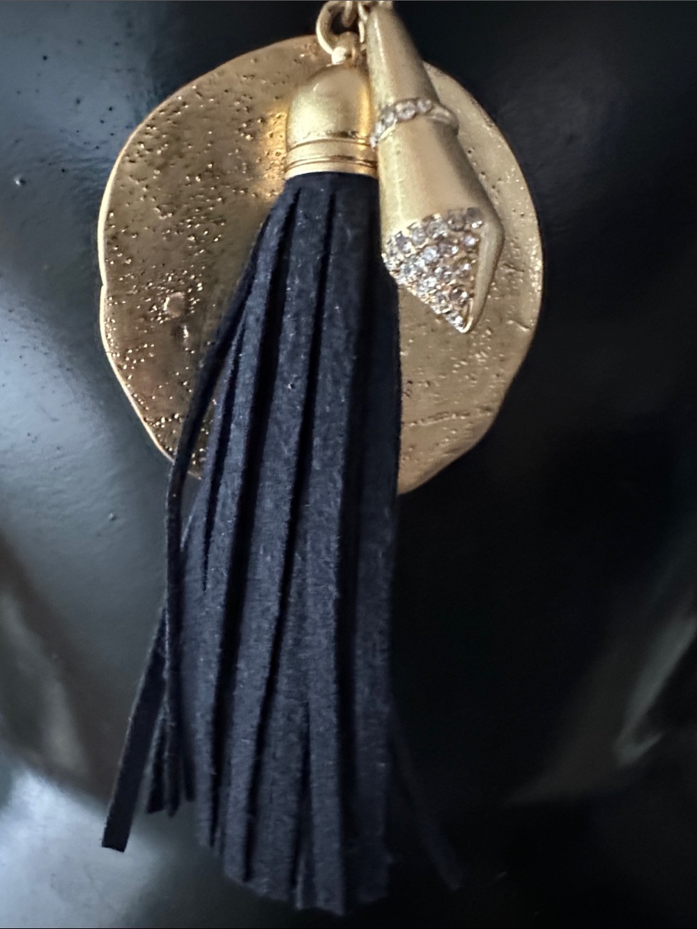 Stella & Dot NWOT goldtone paper clip style necklace w/ suede tassle & charm
